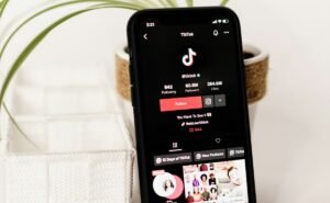 Comisión Europea acusa a TikTok de ser “adictivo”; es “categóricamente falso”, dice la red social