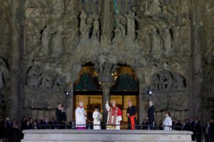 El papa León XIV bendice la Sagrada Familia de Barcelona en una espectacular celebración