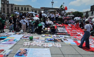 Ni el Mundial tapa la tragedia: colectivos exhiben crisis de desaparecidos en pleno corazón de Guadalajara